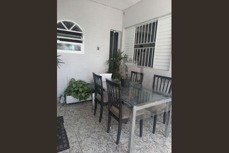 Casa à venda com 84m², 4 quartos e 6 vagas