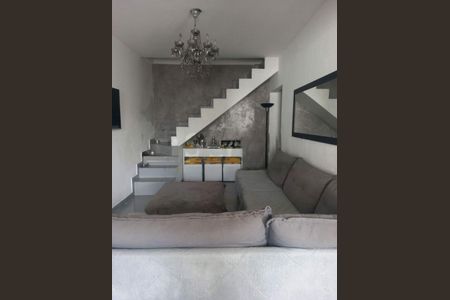 Casa à venda com 84m², 4 quartos e 6 vagas