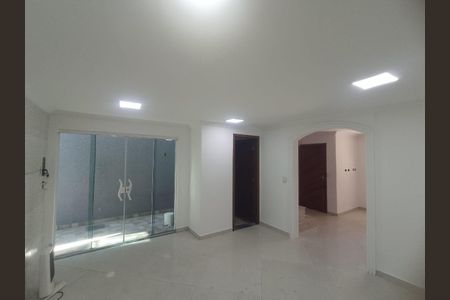 Casa à venda com 180m², 4 quartos e 2 vagas