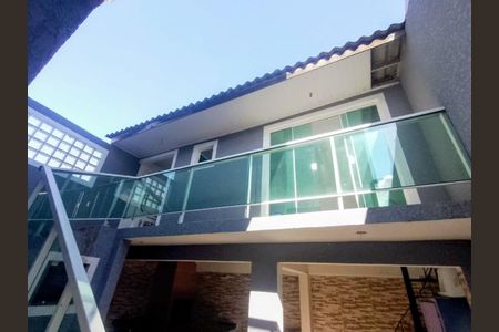 Casa à venda com 180m², 4 quartos e 2 vagas