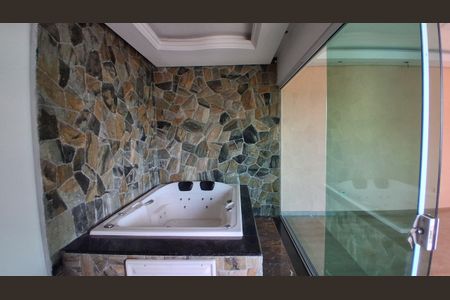Casa à venda com 180m², 4 quartos e 2 vagas