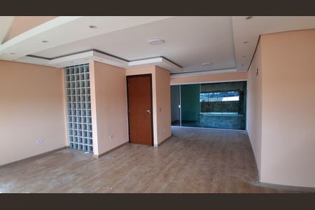 Casa à venda com 180m², 4 quartos e 2 vagas