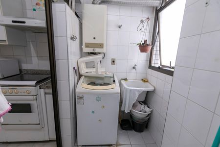 ÁREA DE SERVIÇO de apartamento à venda com 2 quartos, 58m² em Cambuí, Campinas
