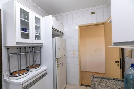 COZINHA de apartamento à venda com 2 quartos, 58m² em Cambuí, Campinas