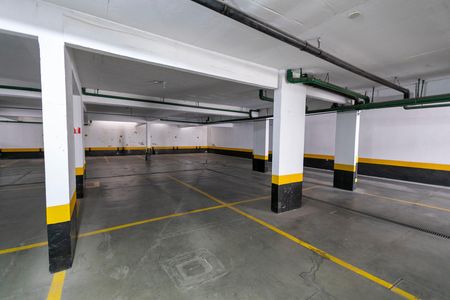GARAGEM de apartamento à venda com 2 quartos, 58m² em Cambuí, Campinas
