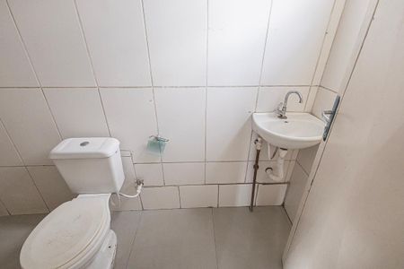 banheiro de kitnet/studio para alugar com 1 quarto, 30m² em São João Batista, Belo Horizonte