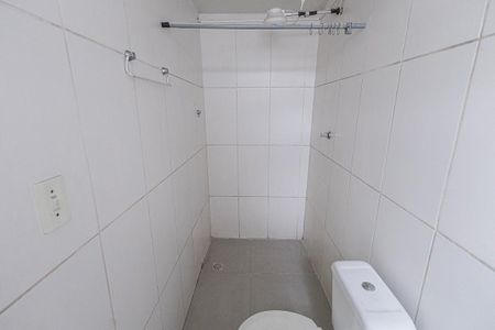 banheiro de kitnet/studio para alugar com 1 quarto, 30m² em São João Batista, Belo Horizonte
