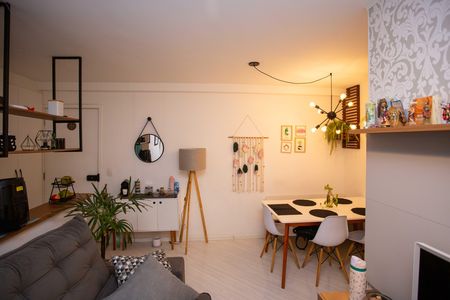 Sala de apartamento à venda com 2 quartos, 56m² em Taboão, Diadema
