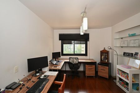 Apartamento à venda com 229m², 4 quartos e 4 vagasQuarto