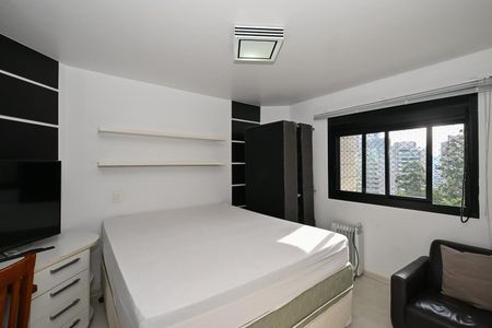 Apartamento à venda com 229m², 4 quartos e 4 vagasSuíte 1
