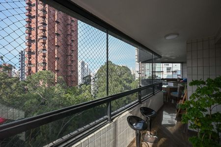 Apartamento à venda com 229m², 4 quartos e 4 vagasVaranda
