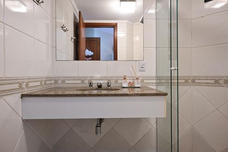 Apartamento à venda com 229m², 4 quartos e 4 vagasBanheiro Suíte 2