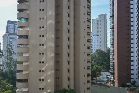 Apartamento à venda com 229m², 4 quartos e 4 vagasVista