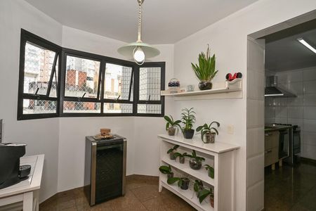 Apartamento à venda com 229m², 4 quartos e 4 vagasCopa