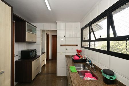Apartamento à venda com 229m², 4 quartos e 4 vagasCozinha