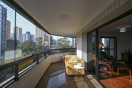 Apartamento à venda com 229m², 4 quartos e 4 vagasVaranda