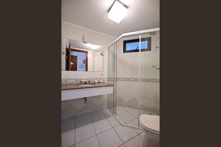 Apartamento à venda com 229m², 4 quartos e 4 vagasBanheiro Suíte 2
