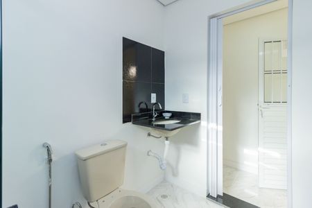 Casa para alugar com 45m², 1 quarto e sem vaga Casa para alugar com 45m², 1 quarto e sem vagaBanheiro