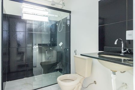 Banheiro de casa para alugar com 1 quarto, 45m² em Vila America, São Paulo