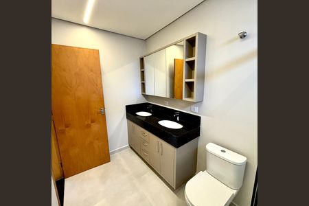 Casa à venda com 231m², 4 quartos e 3 vagas Casa à venda com 231m², 4 quartos e 3 vagasBanheiro da Suíte 1