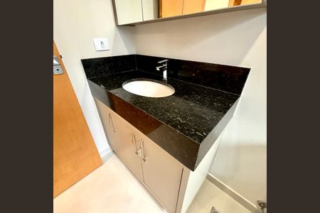 Casa à venda com 231m², 4 quartos e 3 vagas Casa à venda com 231m², 4 quartos e 3 vagasBanheiro 3