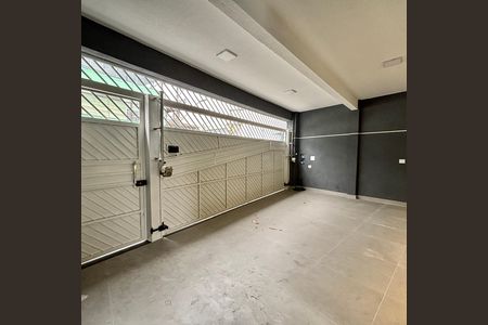 Casa à venda com 231m², 4 quartos e 3 vagas Casa à venda com 231m², 4 quartos e 3 vagasGaragem