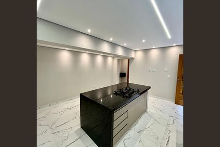 Casa à venda com 231m², 4 quartos e 3 vagas Casa à venda com 231m², 4 quartos e 3 vagasCozinha