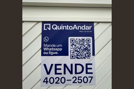 Casa à venda com 231m², 4 quartos e 3 vagas Casa à venda com 231m², 4 quartos e 3 vagasFachada