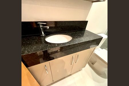 Casa à venda com 231m², 4 quartos e 3 vagas Casa à venda com 231m², 4 quartos e 3 vagasBanheiro 2