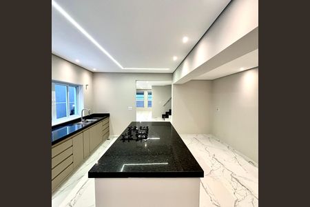 Casa à venda com 231m², 4 quartos e 3 vagas Casa à venda com 231m², 4 quartos e 3 vagasCozinha