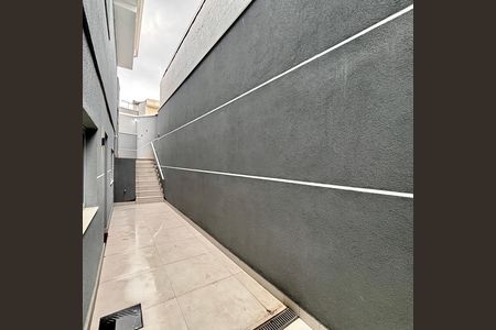 Casa à venda com 231m², 4 quartos e 3 vagas Casa à venda com 231m², 4 quartos e 3 vagasCorredor