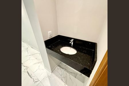 Casa à venda com 231m², 4 quartos e 3 vagas Casa à venda com 231m², 4 quartos e 3 vagasBanheiro 1