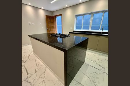 Casa à venda com 231m², 4 quartos e 3 vagas Casa à venda com 231m², 4 quartos e 3 vagasCozinha