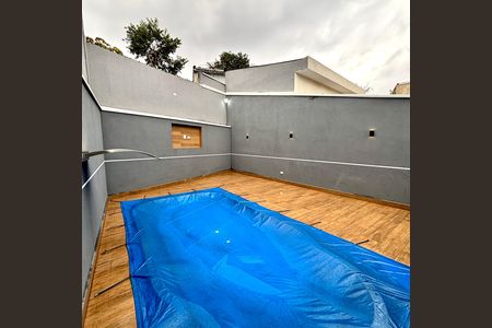 Casa à venda com 231m², 4 quartos e 3 vagas Casa à venda com 231m², 4 quartos e 3 vagasPiscina