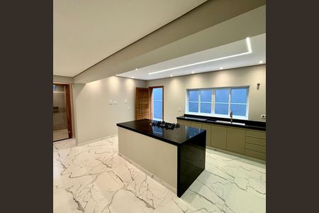 Casa à venda com 231m², 4 quartos e 3 vagas Casa à venda com 231m², 4 quartos e 3 vagasCozinha