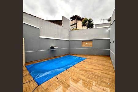 Casa à venda com 231m², 4 quartos e 3 vagas Casa à venda com 231m², 4 quartos e 3 vagasPiscina