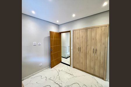 Casa à venda com 231m², 4 quartos e 3 vagas Casa à venda com 231m², 4 quartos e 3 vagasQuarto 2