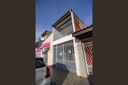 Casa para alugar com 152m², 3 quartos e 2 vagas Casa para alugar com 152m², 3 quartos e 2 vagasFachada
