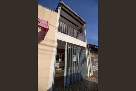 Casa para alugar com 152m², 3 quartos e 2 vagas Casa para alugar com 152m², 3 quartos e 2 vagasFachada