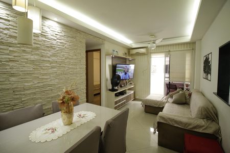 Sala de apartamento para alugar com 2 quartos, 60m² em Pechincha, Rio de Janeiro