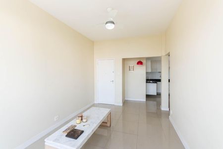 Sala de apartamento para alugar com 2 quartos, 77m² em Praça da Bandeira, Rio de Janeiro