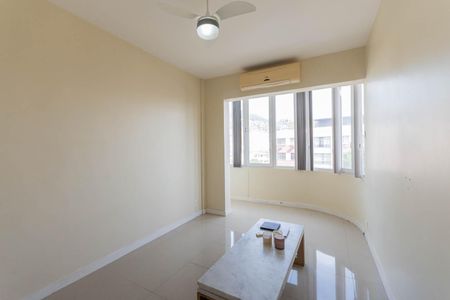 Apartamento para alugar com 77m², 2 quartos e 1 vagaSala