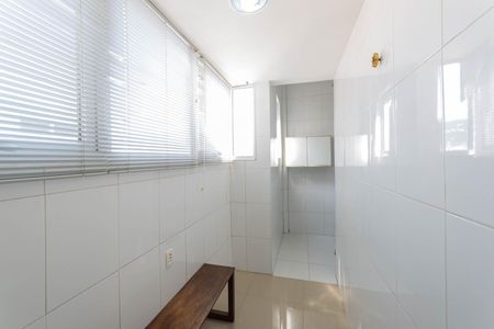 Apartamento para alugar com 77m², 2 quartos e 1 vagaÁrea de Serviço