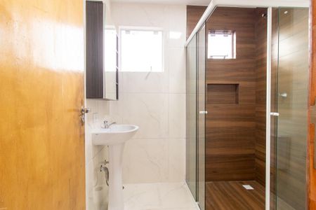 Casa para alugar com 70m², 2 quartos e 1 vaga Casa para alugar com 70m², 2 quartos e 1 vagaBanheiro Social