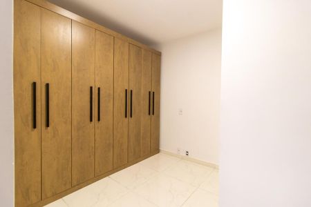 Casa para alugar com 70m², 2 quartos e 1 vaga Casa para alugar com 70m², 2 quartos e 1 vagaCloset da suíte