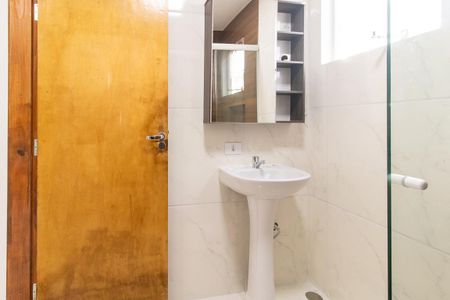 Casa para alugar com 70m², 2 quartos e 1 vaga Casa para alugar com 70m², 2 quartos e 1 vagaBanheiro Social