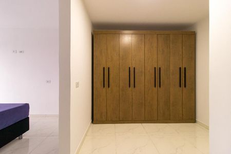 Casa para alugar com 70m², 2 quartos e 1 vaga Casa para alugar com 70m², 2 quartos e 1 vagaCloset da suíte
