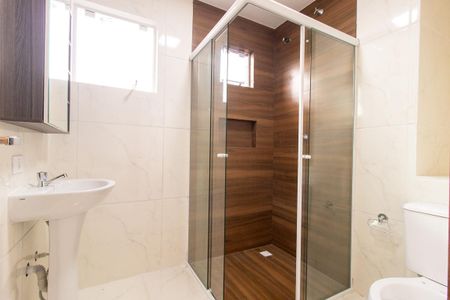 Casa para alugar com 70m², 2 quartos e 1 vaga Casa para alugar com 70m², 2 quartos e 1 vagaBanheiro Social