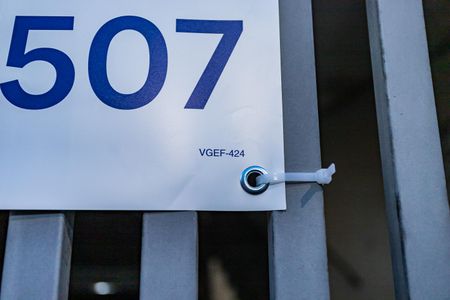 Casa à venda com 230m², 3 quartos e 2 vagas Casa à venda com 230m², 3 quartos e 2 vagasCódigo