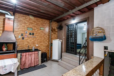 Casa à venda com 230m², 3 quartos e 2 vagas